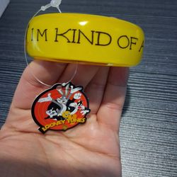 Looney Tunes Resin Bracelet in Yellow 8in with Daffy Duck