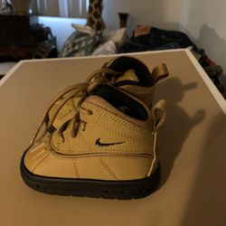 Nike ACG Boots Sz 4c