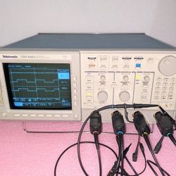 Tektronix TDS 640A 4CH Digitizing Oscilloscope 4 Probes Included