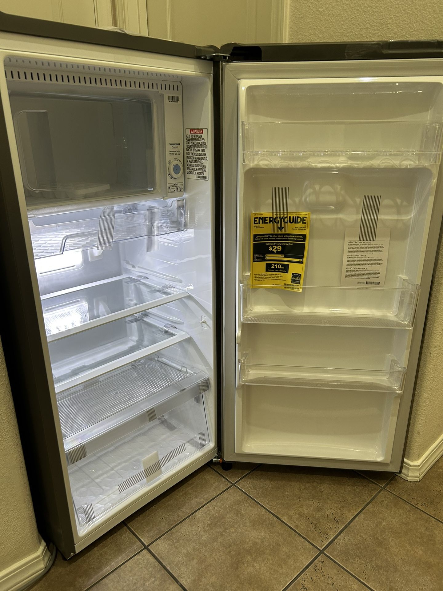 Lg Mini Fridge with Freezer (Platinum Silver) ENERGY STAR
