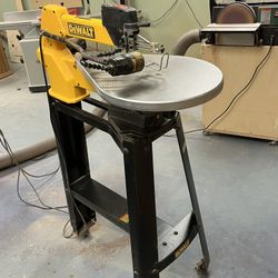 Dewalt 20” Scroll Saw With Stand & Light