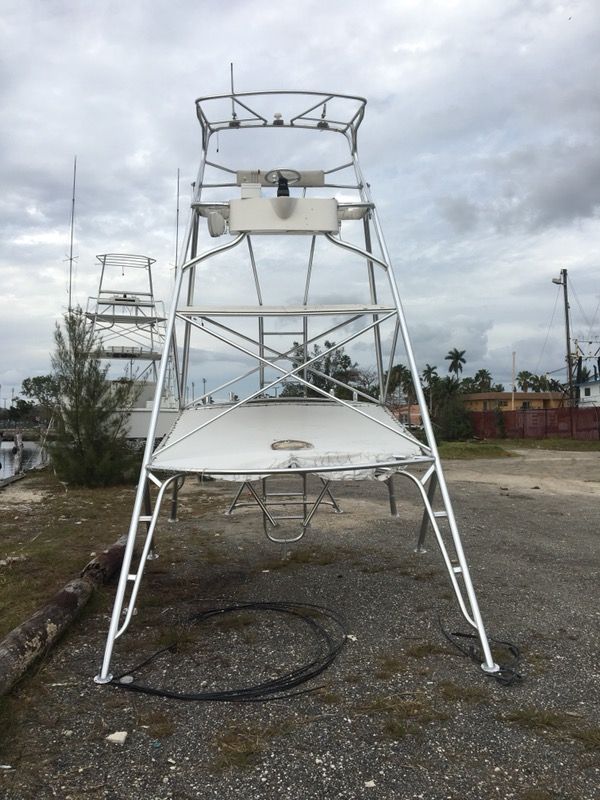 TUNA TOWER FOR SALE W OUTRIGGER! for Sale in Miami, FL OfferUp