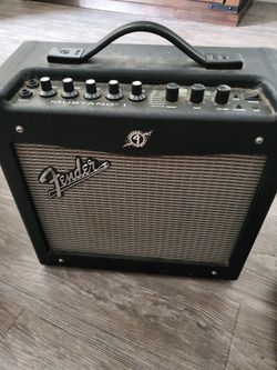 Fender Amp Mustang 1