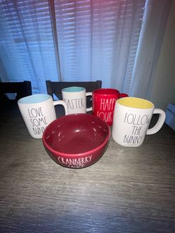 Rae Dunn mugs and bowl