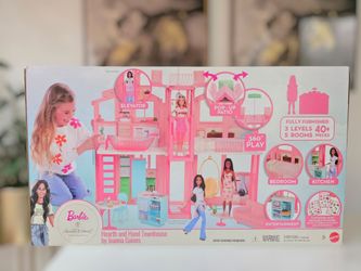Barbie Heart & Hand Townhouse Playset with 3 Levels + 40 Accessories