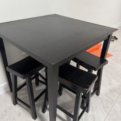 High top Dining Table With 4 Bar Stools