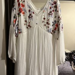 Avenue Dress White With Embroidery Sz 26/28