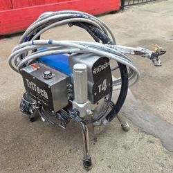 TRITECH T4 AIRLESS PAINT SPRAYER 