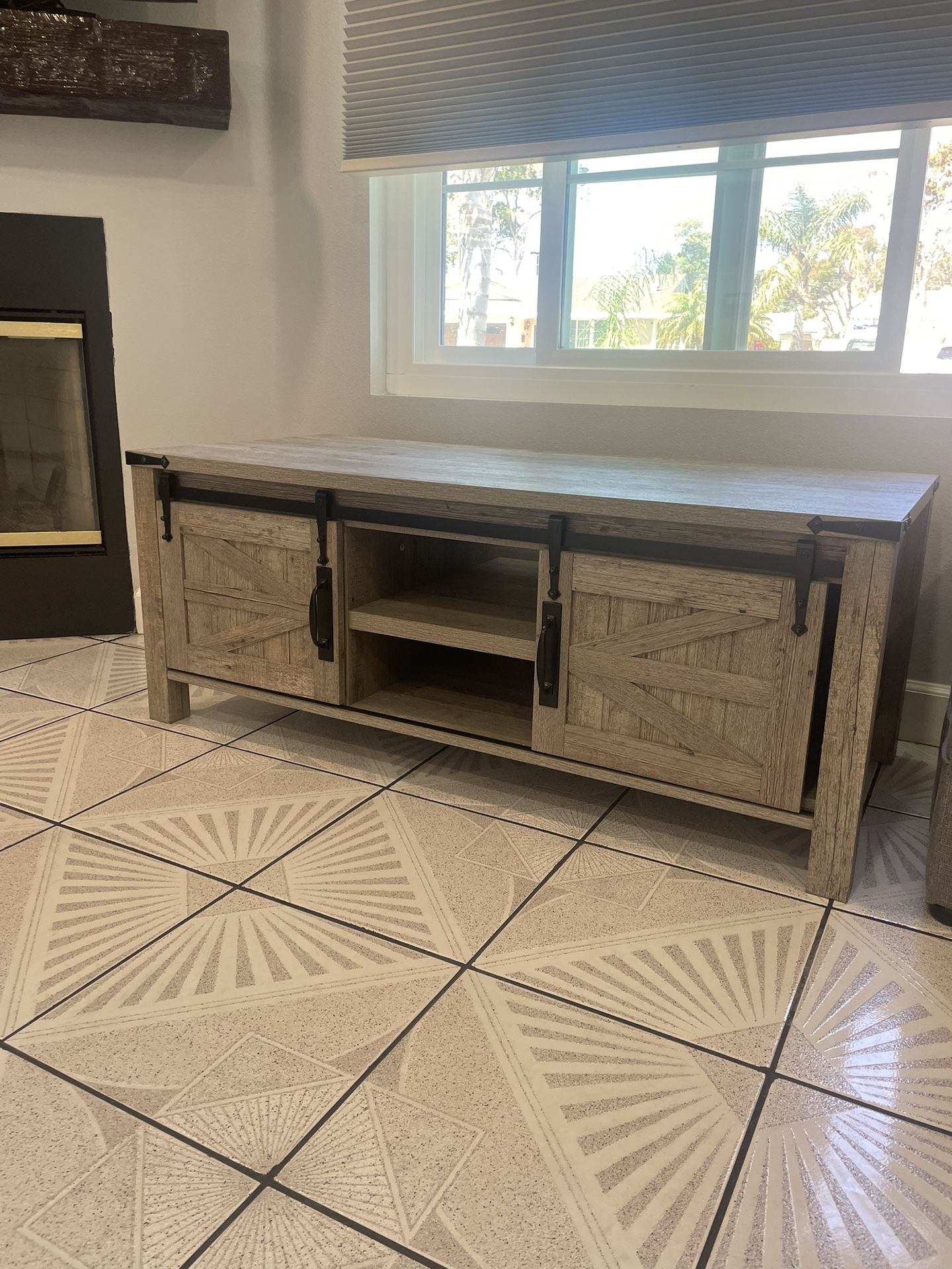 Table (LivingRoom Or Coffee)