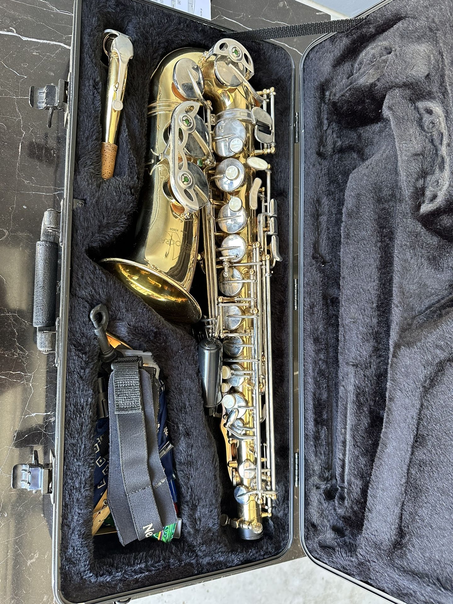 Saxophone 