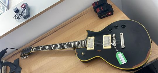 Nikki arms co electric guitar