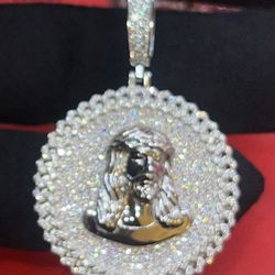 Moissanite Pendant And Chain 