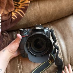 Nikon D300 DSLR Camera Kit