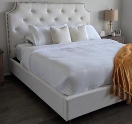 Queen size bed with mattress