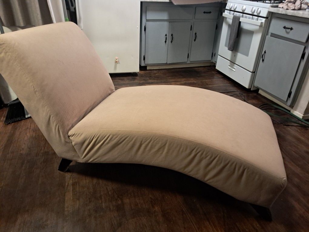 Mid Century Lounge Chair