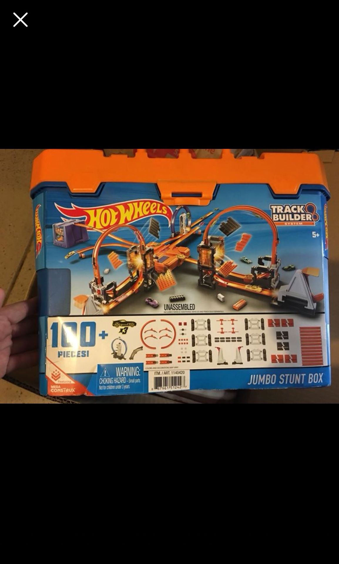 hot wheels jumbo stunt box 100 pieces track builder system with 3 cars
