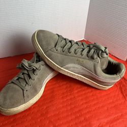 Puma olive, green &  cream, suede low top Men’s (12) Skateboard Sneakers