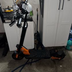 Electric scooter 