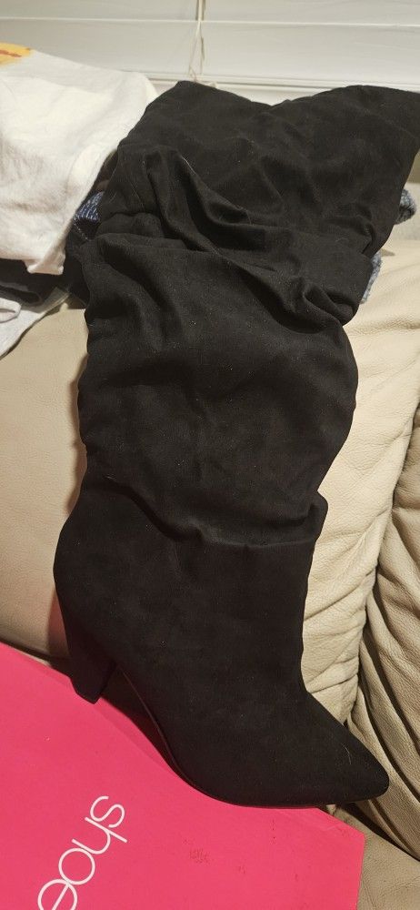 SHOE DAZZLE KNEE HIGH BLACK SUEDE BOOTS