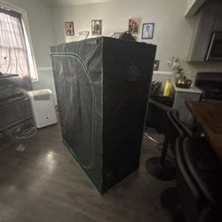 Grow tent