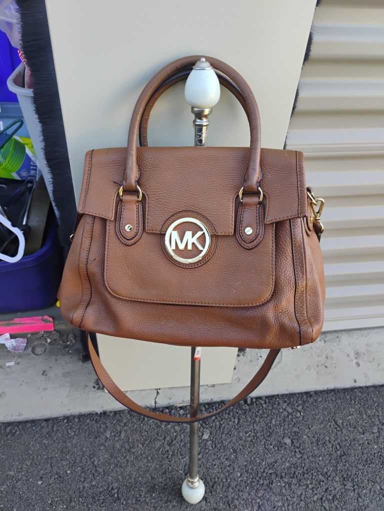 Michael Kors Leather Shoulder Bag Awesome Storage