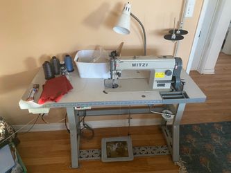 MITZI LS26130 CTM Industrial Lockstitch Sewing Machine Head, Table, Motor Pedal