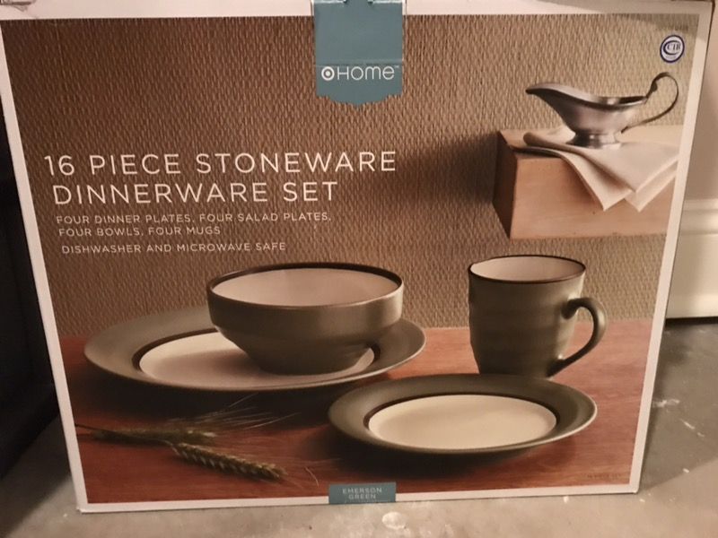 2x 16 Piece Stoneware Dinnerware Set