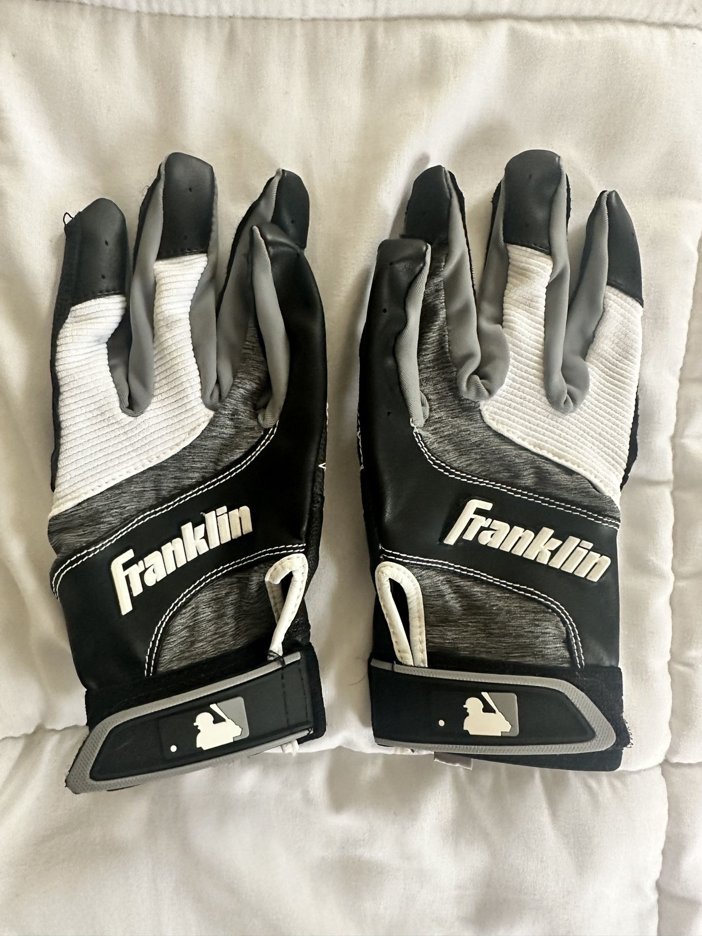 Medium Baseball Gloves⚾️