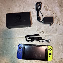 Nintendo Switch V2 32GB Handheld System - Gray