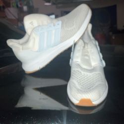 Women’s Adidas size 8