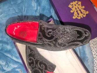 Men's dress shoes