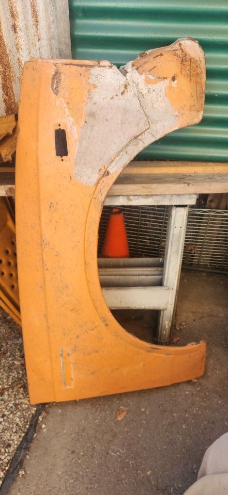 Toyota Hilux Fender Passenger 75-78