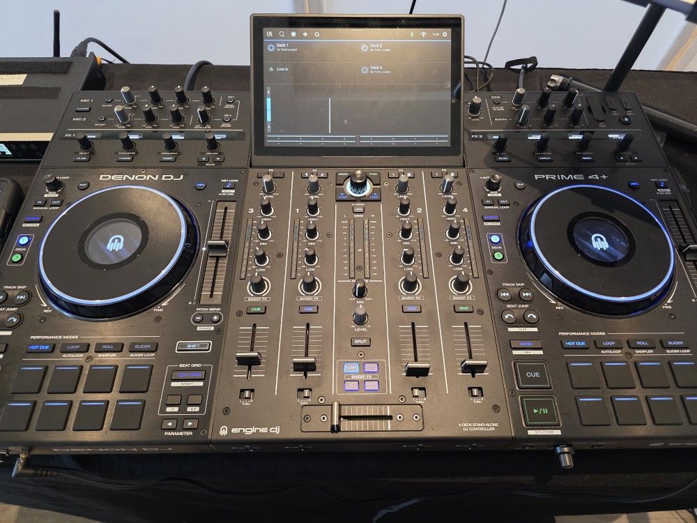 Denon DJ Prime 4+ With Case