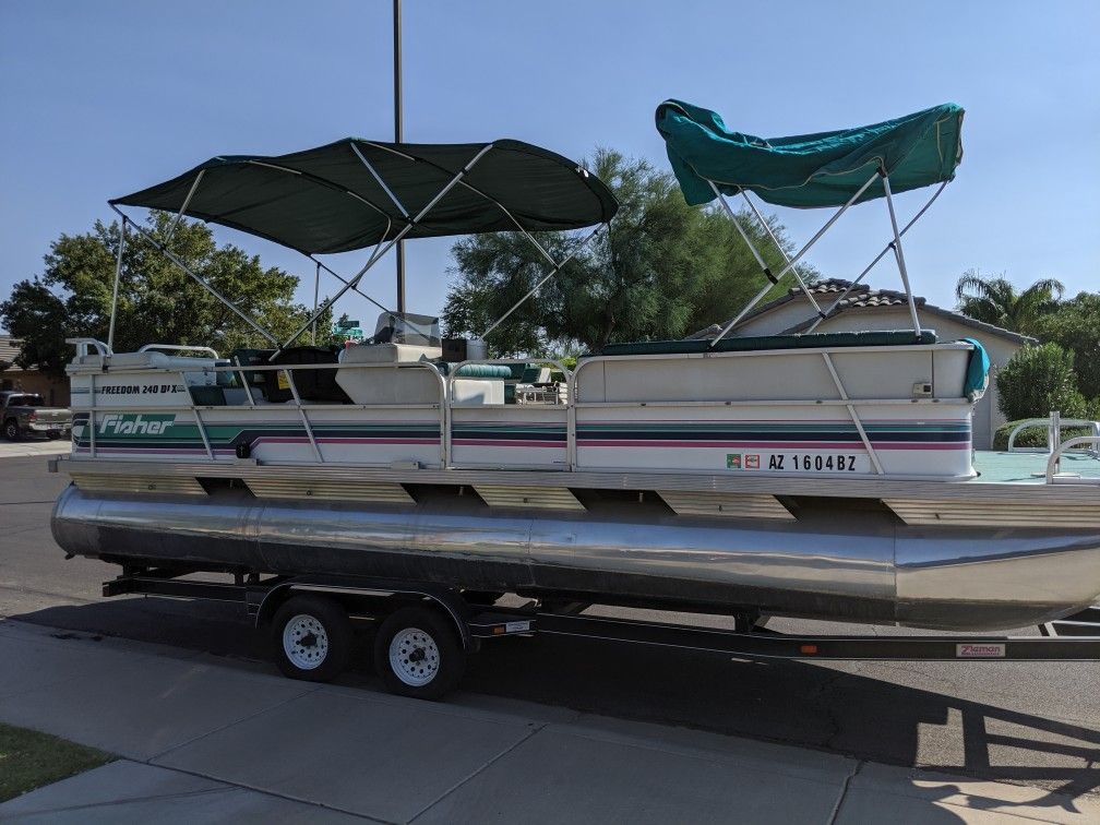 FISHER FREEDOM 240DLX 24FT. Pontoon