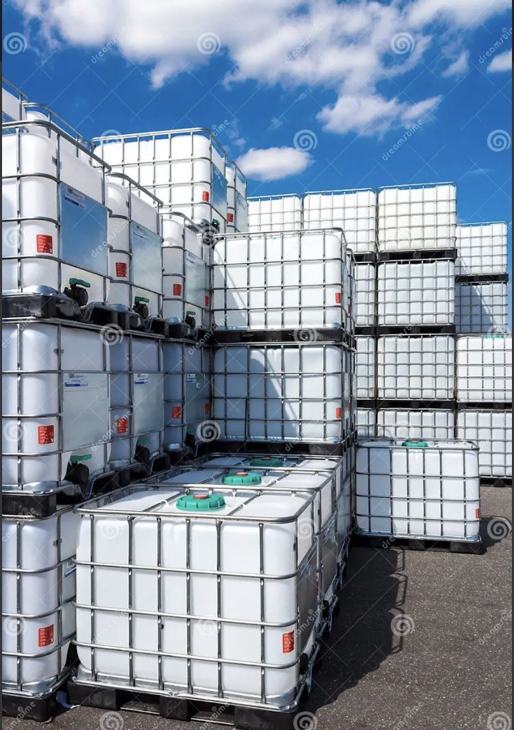 Water Tanks. 330 Gallons. 275 Gallons IBC Tote. Water Liquid Holding Tank