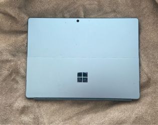 Microsoft Surface Pro (Powers On) – Broken Internal Screen – Keyboard Included