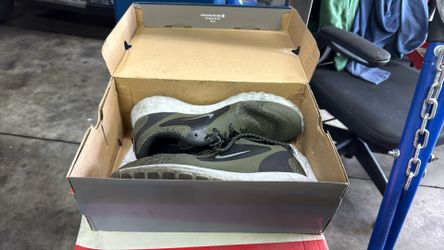 Nike Running Shoes (Size 9 Men)