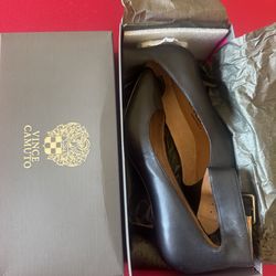 Brand new 6M Vince Camuto heels