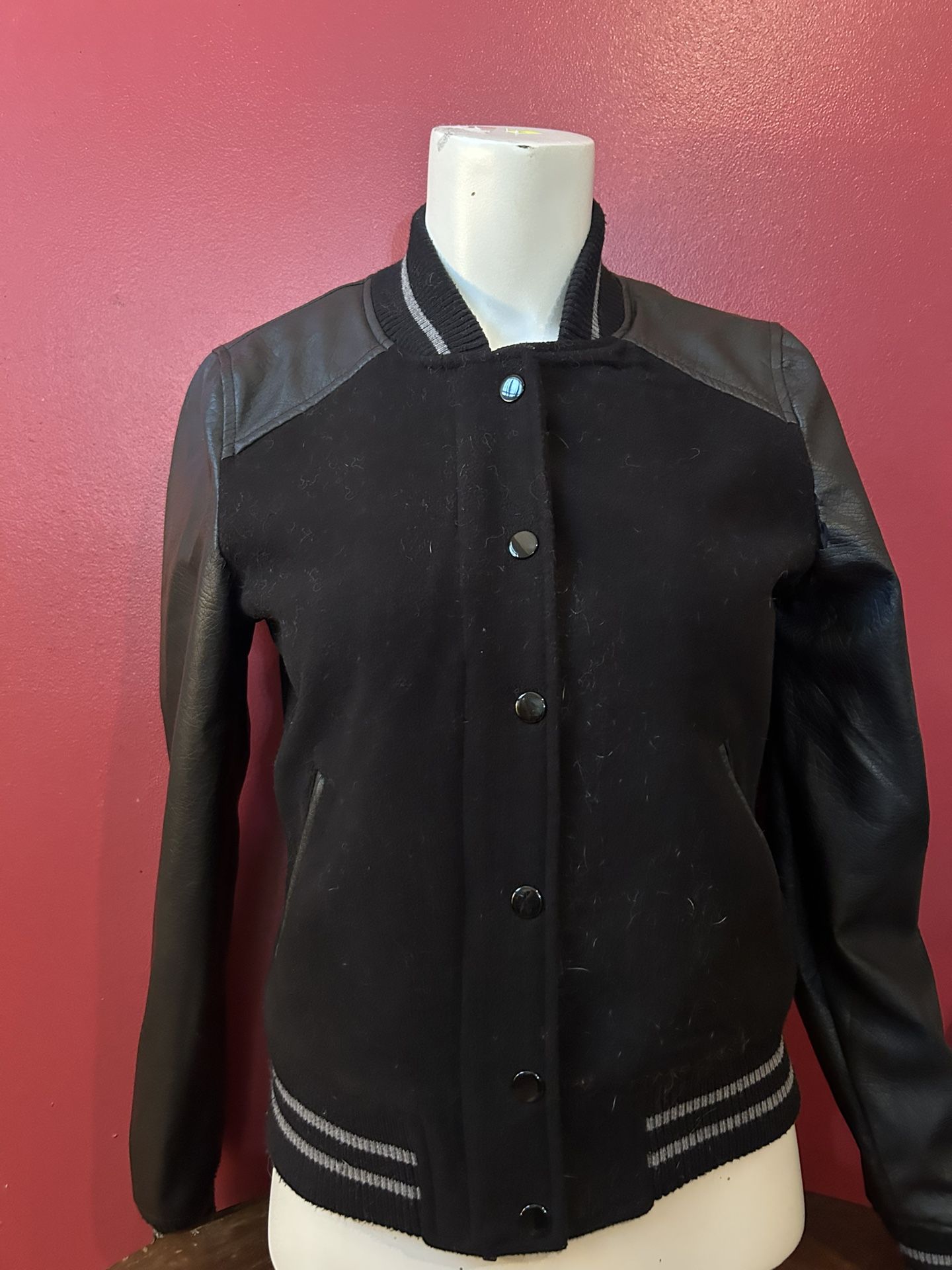 Full Tilt Black Bomber Jacket Size SMALL 2010’s