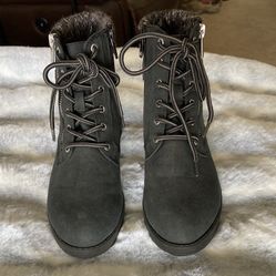 ANKLE BOOTS HIKING STYLE NEW. SZ 6.5