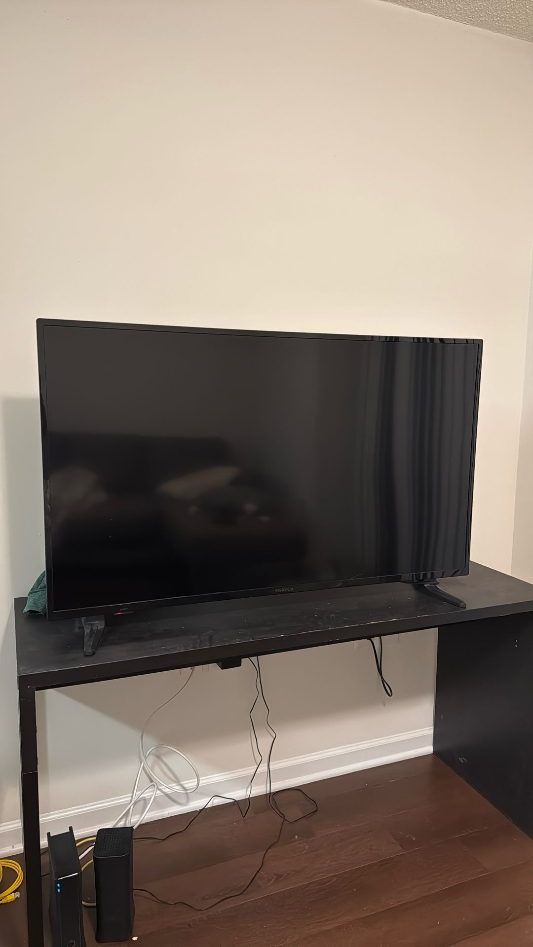 INSIGNA TV (Still In great Condition)