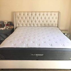 Helix, Luxe Midnight, King, Cover: Original Cover, Top Layer: Original Layer only Asking for $600 Retails for $2,873  Used less than 90 days No warran