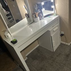 Makeup vanity W/storage Unit