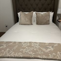 Queen Size Upholstered Bed