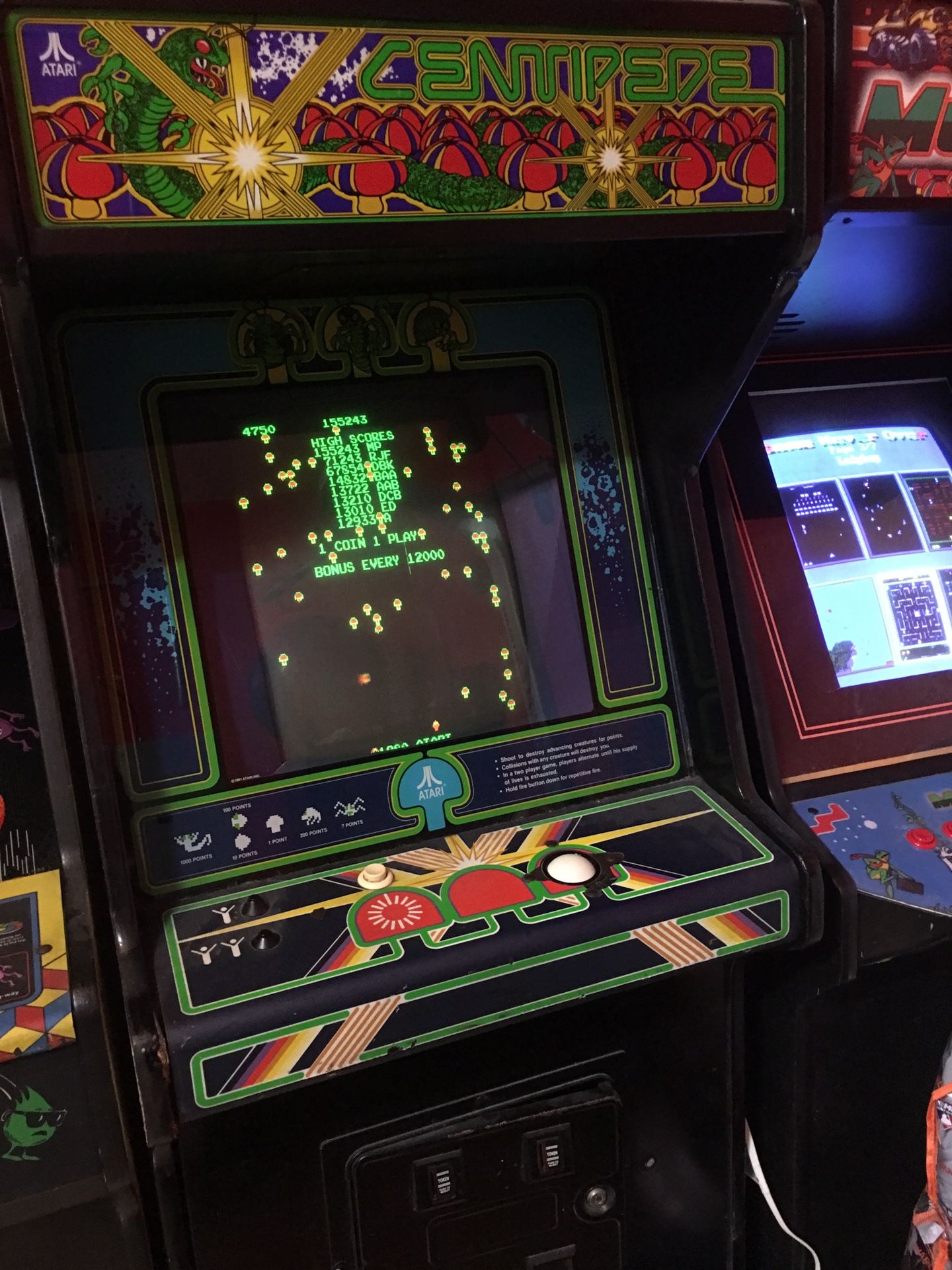 Arcade game centipede