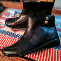 Easy Spirit Black Zip Side Ankle Boots 
