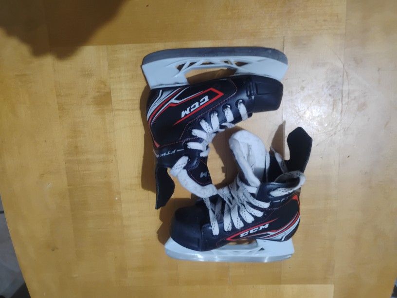 ice skates size 12y $50