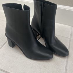 Tory Burch Boots