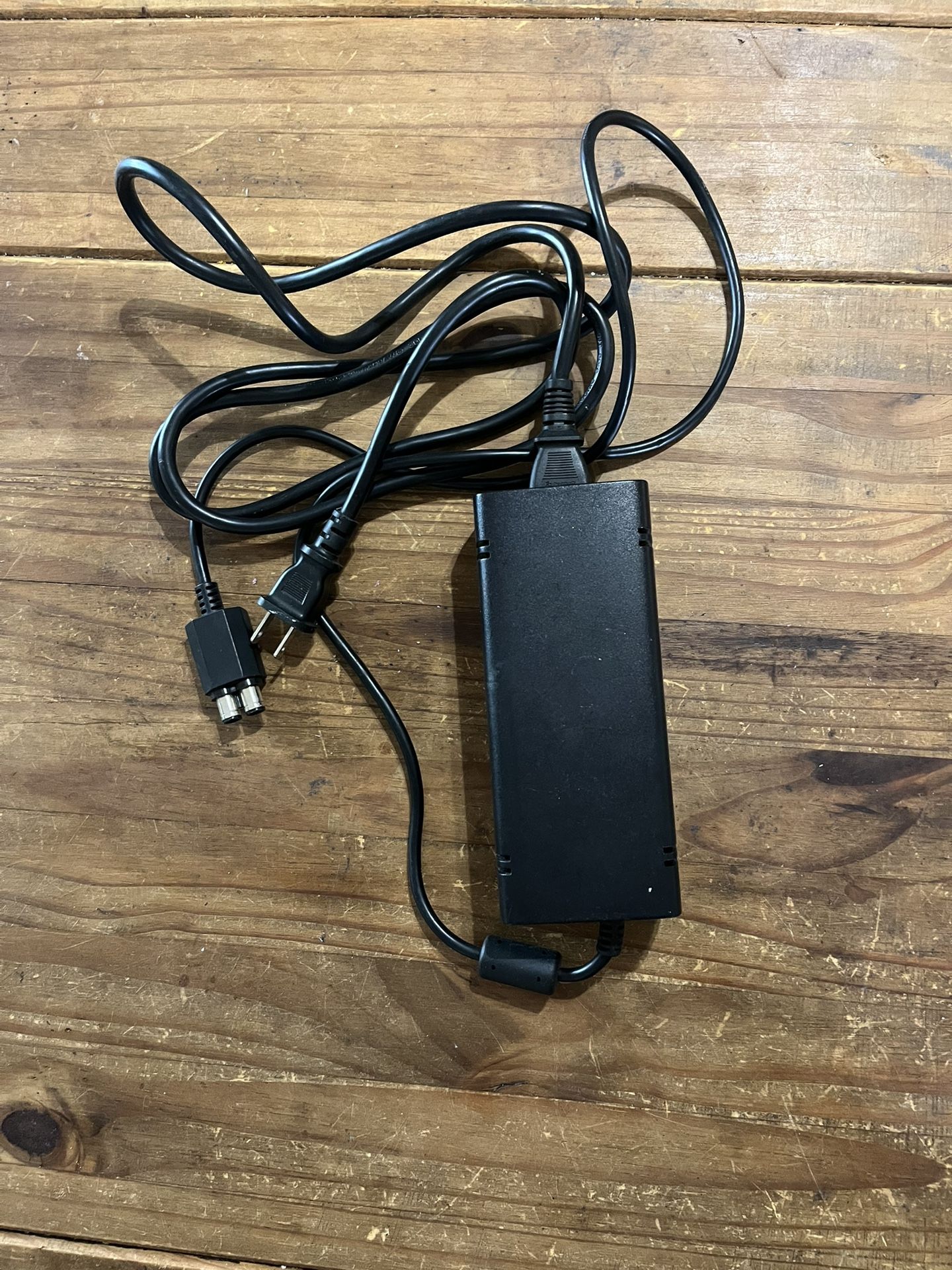 Microsoft AC Adapter Model CPA09-010A