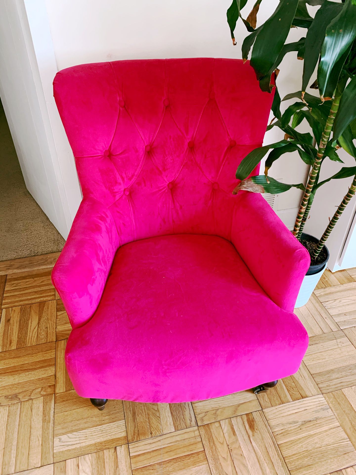 Fuschia Pink Velvet Tufted Chair